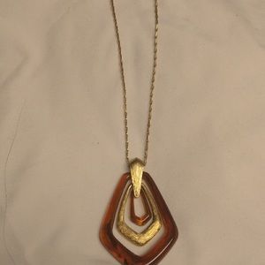 Avon Town and Country Root Beer Swirl Neclace